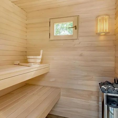 Gorgeous Home In Glesborg With Sauna Glesborg