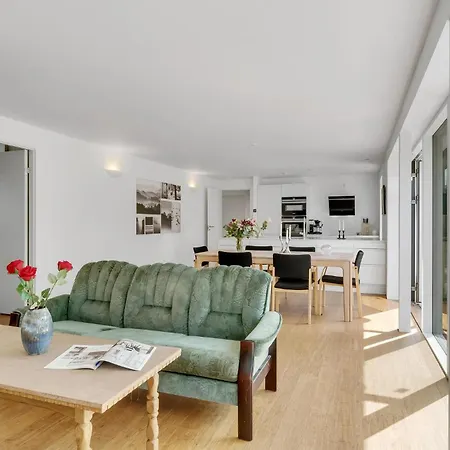 Gorgeous Home In Glesborg With Sauna בית נופש