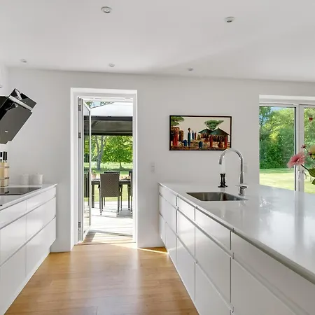 בית נופש Gorgeous Home In Glesborg With Sauna *